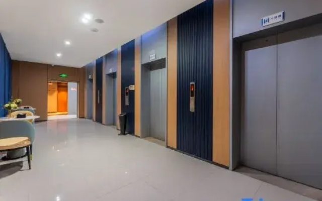 Chaoman Hotel (Guiyang North Railway Station Guanshanhu Exhibition City Branch)
