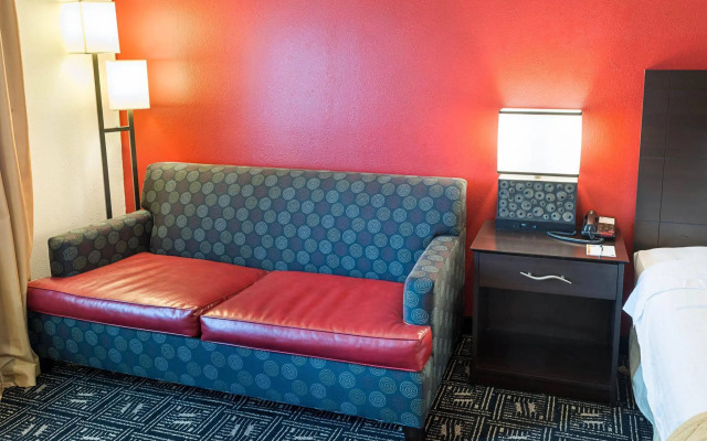 Quality Inn Brooklyn Center