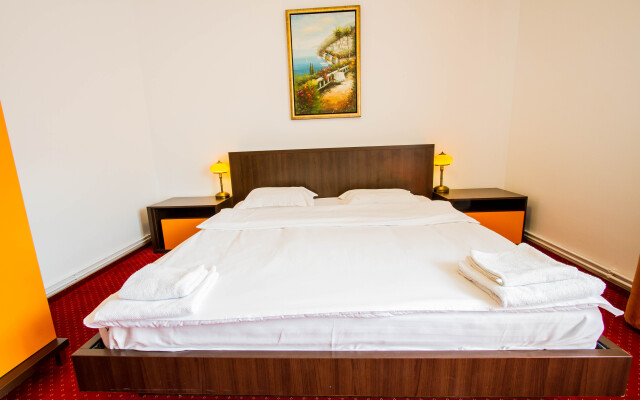 Complex Turistic Max International