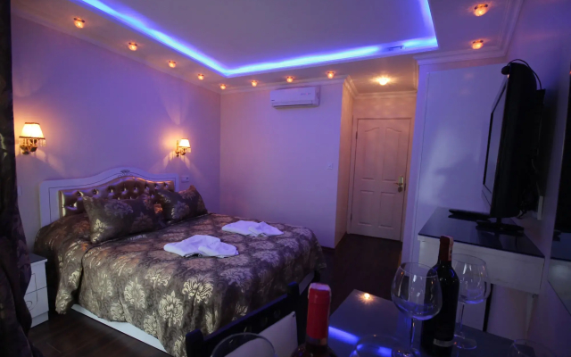 Charm Hotel