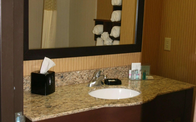 Hampton Inn & Suites Peru