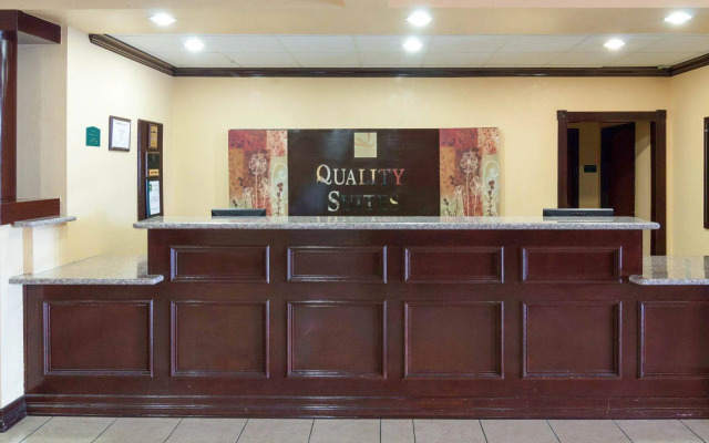 Quality Suites Houston IAH Airport - Beltway 8