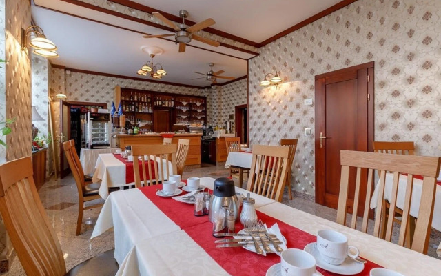 Hotel Alfred