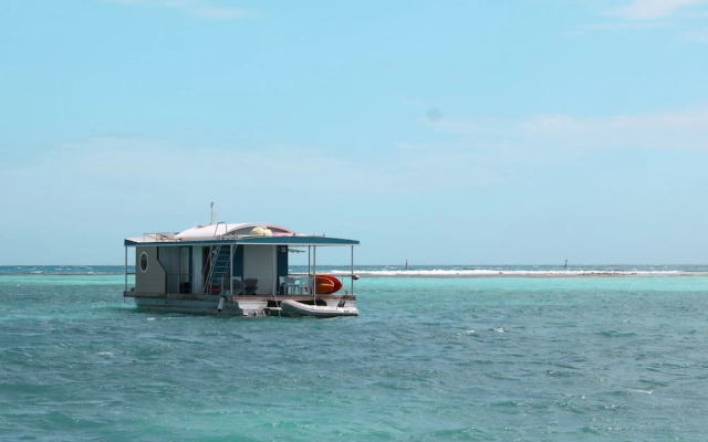 Aqua Lodge