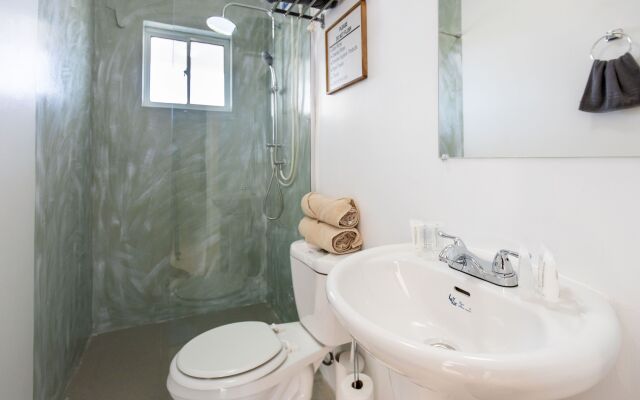 ☆ Charming, Convenient & Spacious 2BR Jan Thiel Apt ☆