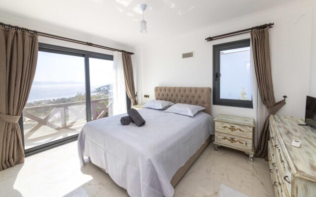 Great Villa With Private Pool in Bodrum Near Beach