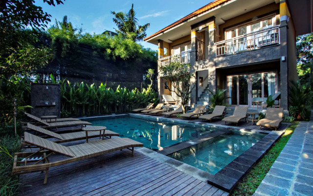 ZEN Rooms Jukut Paku Village
