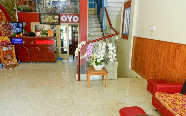 OYO 827 Bach Duong Hotel