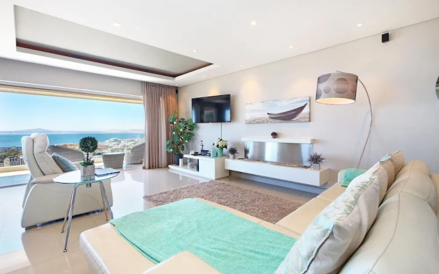 Spacious 3bed Apt Overlooking Cape Town Panova