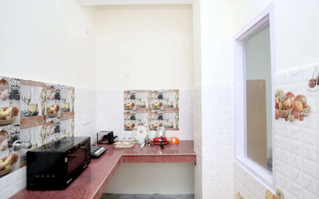 OYO 13667 Home 2RK Pine Forest View Bharari