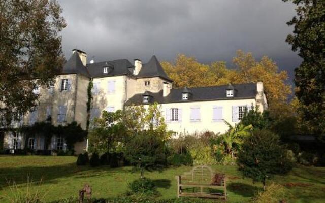 Chateau De Lamothe