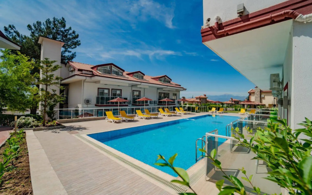 Sunshine Holiday Resort