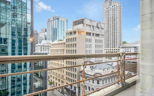 Open-Plan Living In The Heart Of Auckland