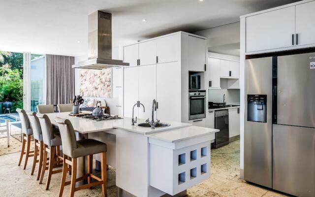 Lovely Apartment w Private Pool Paix et Calme