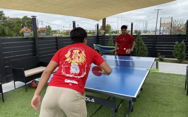 Stratus Suites - Boutique Hotel