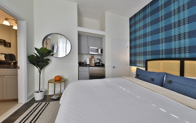 Modern Studio in South End!