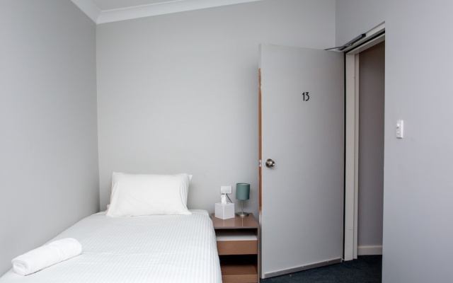 Five Islands Hotel – Guest Rooms – Wollongong