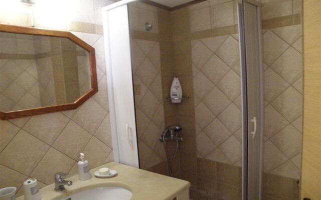 Melita 2-bed Apartment in Tris Ekklisies