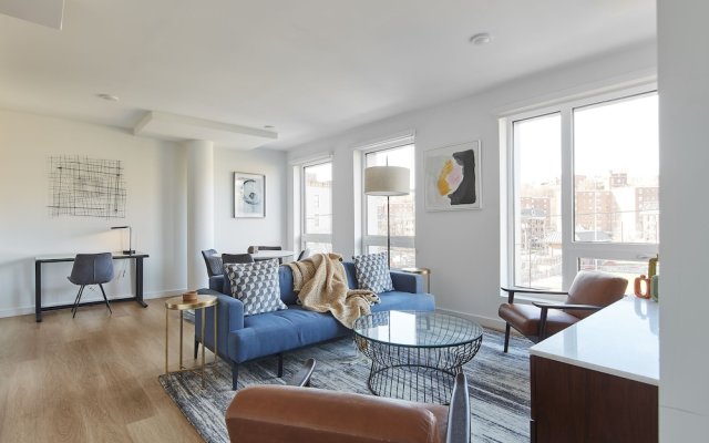 Stylish 2 BR w Roof Deck Access - Mins to NYC