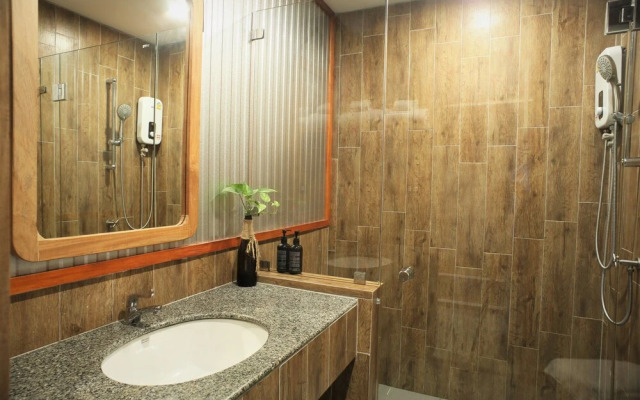 Dugong Village-Green Hotel
