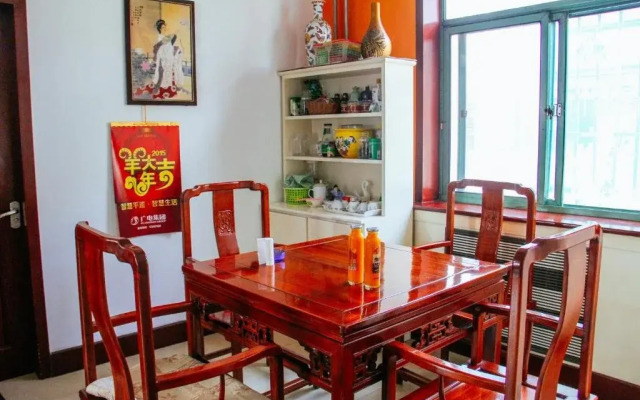 Xindeqing Youth Hostel