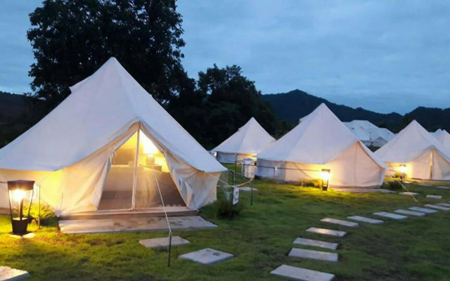 Chiangkhan River Green Hill