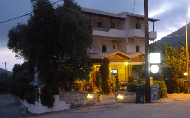 Babis Taverna & Rooms
