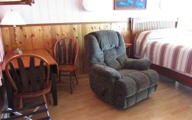 Clipper Shipp Beach Motel