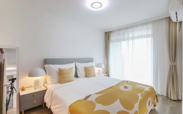 Tyms 2BR Apt Near ITC Xujiahui Line1 11