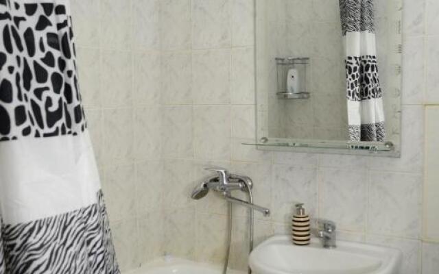 Apartment on Petropavlivs'ka 90