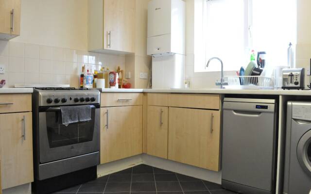 Lovely Spacious 1 Bedroom Flat in East London