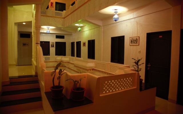 Hotel Nahargarh Palace