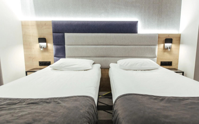 Air Hotel