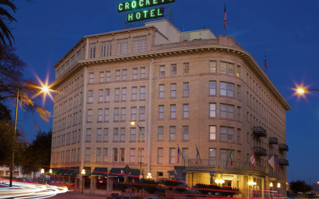 Crockett Hotel