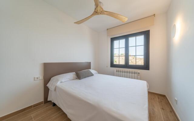 Laia in L'Escala with 2 bedrooms and 1 bathrooms