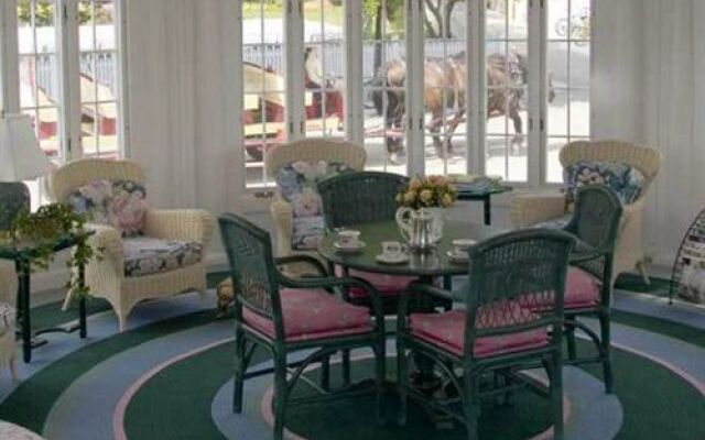 Hotel Iroquois