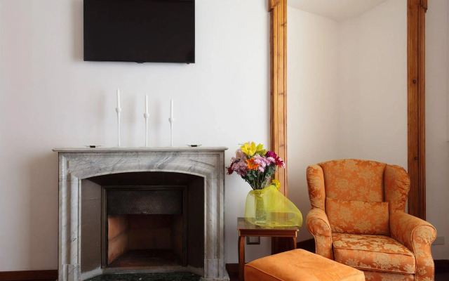 Lh Royal Suites