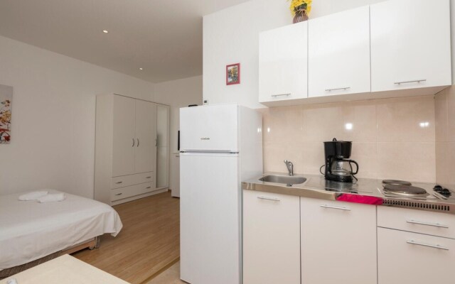 Awesome Apartment in Makarska With Wifi