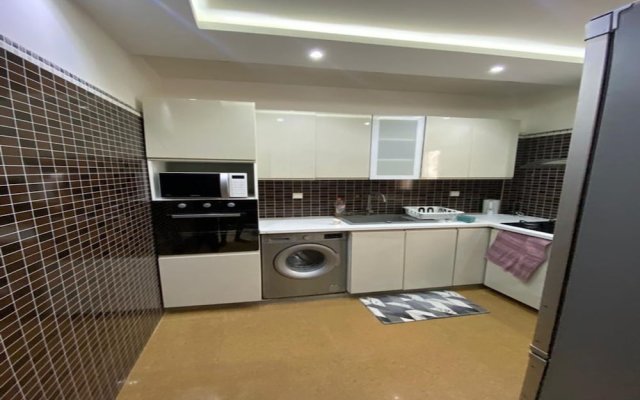 "superb Apartment With Jacuzzi No019"