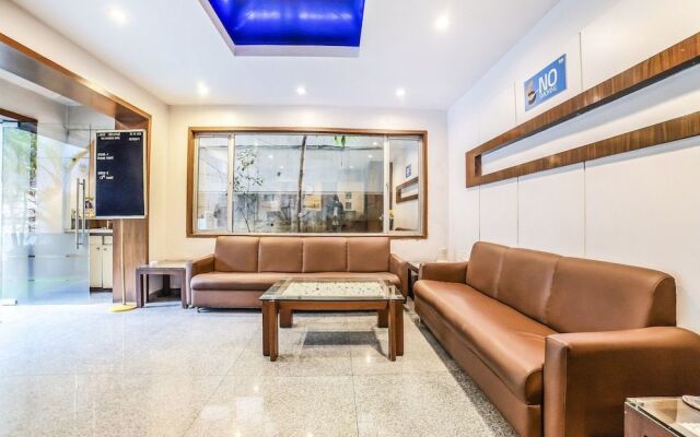 FabHotel Lakme Executive FC Road