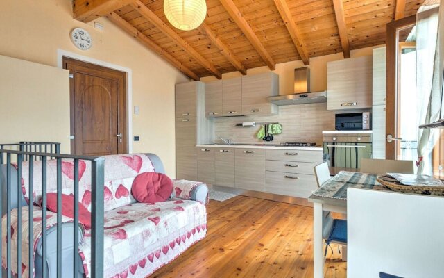 Modern Holiday Home with Swimming Pool in Gravedona