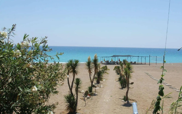 As Queen Beach Hotel
