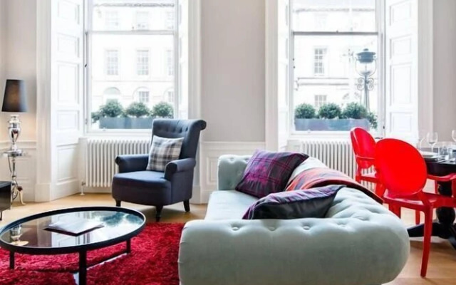 JOIVY York Place Apartment in Georgian City Centre Building