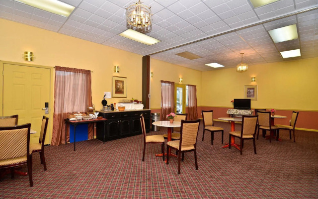 Econo Lodge Inn & Suites near Chickamauga Battlefield