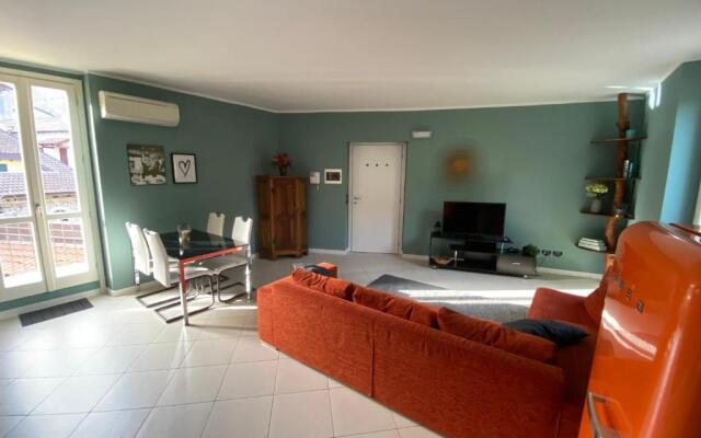Casa Bellagio Beach: Pool, 100m Lake & near City