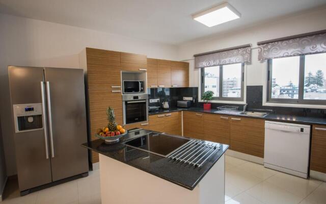 Skylight Megaron