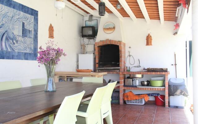 Sesimbra Stylish Villa by Homing