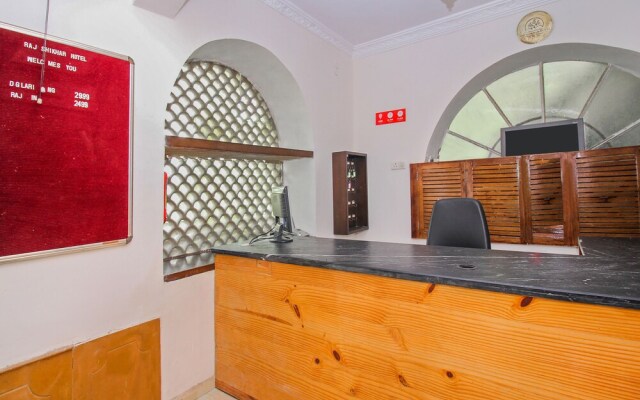 OYO 18849 Hotel Raj Shikhar