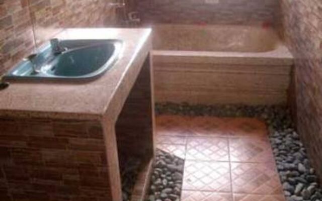 Ala's Green Lagoon Hotels