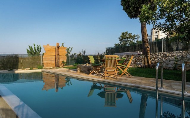 Traditional Stone Built Villa With Private Pool Near Tavern & the Beach